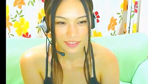 Erotic live chat with cute beautiful girl