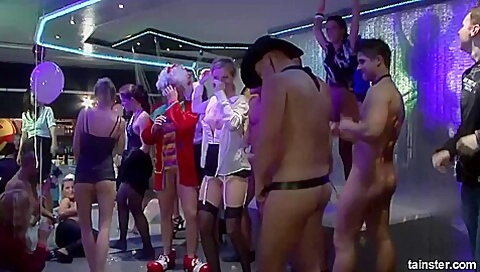 Welcome To The Mad House 6 - Cam 3 With Carmen Black, Michaela Marti And Viki Z